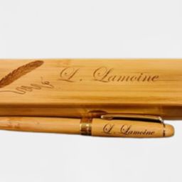 Boîte avec stylo en bois